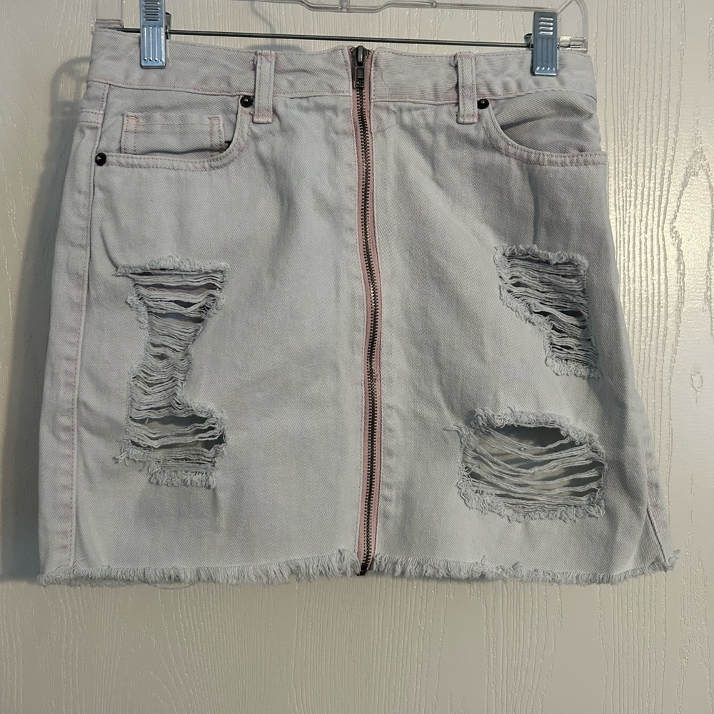 Forever 21 | Light Gray Distressed Mini Skirt | Size Medium